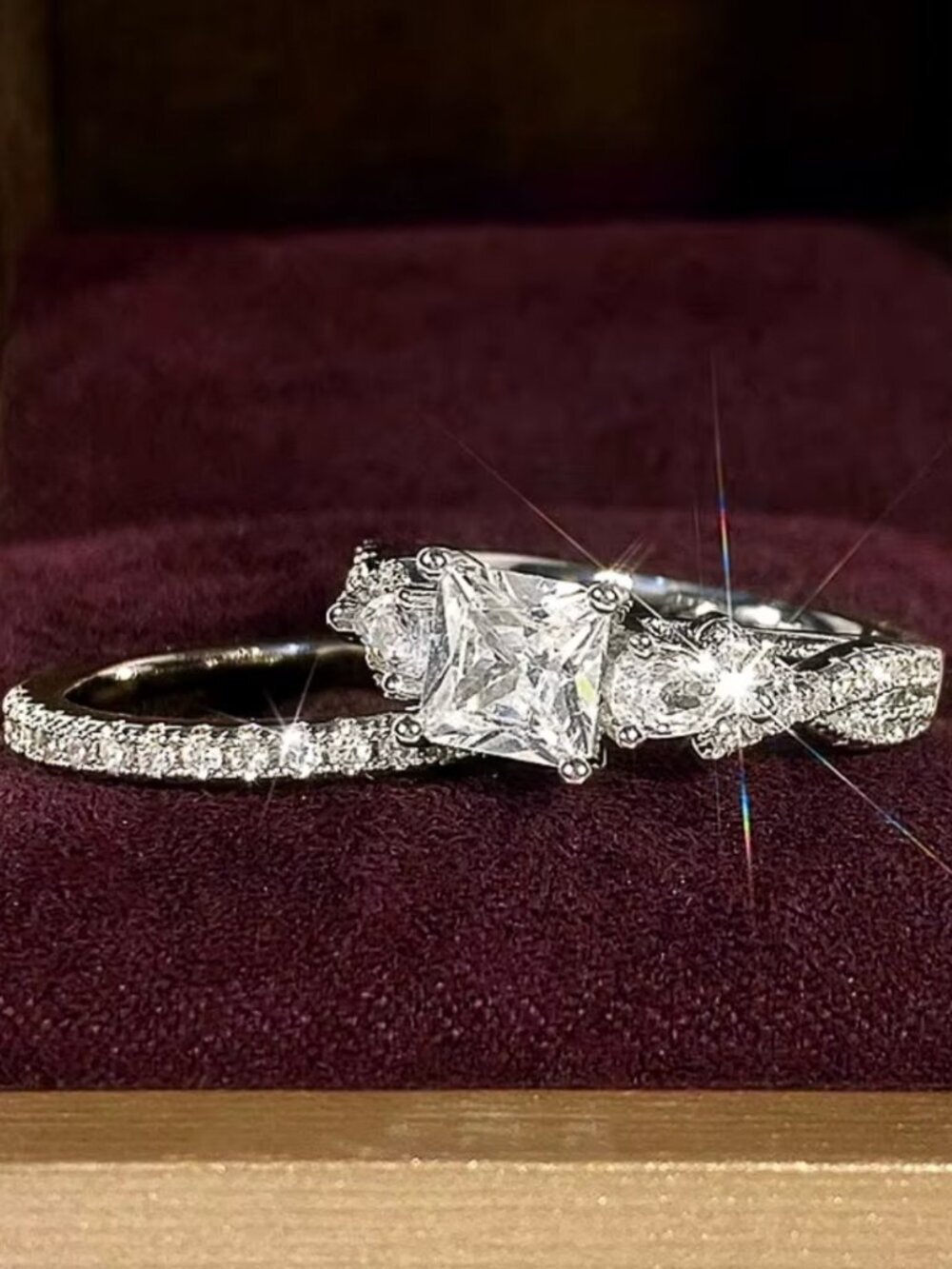 NEW 18k White Gold Diamond Princess Cut Ring Set of 2 Ring Bands